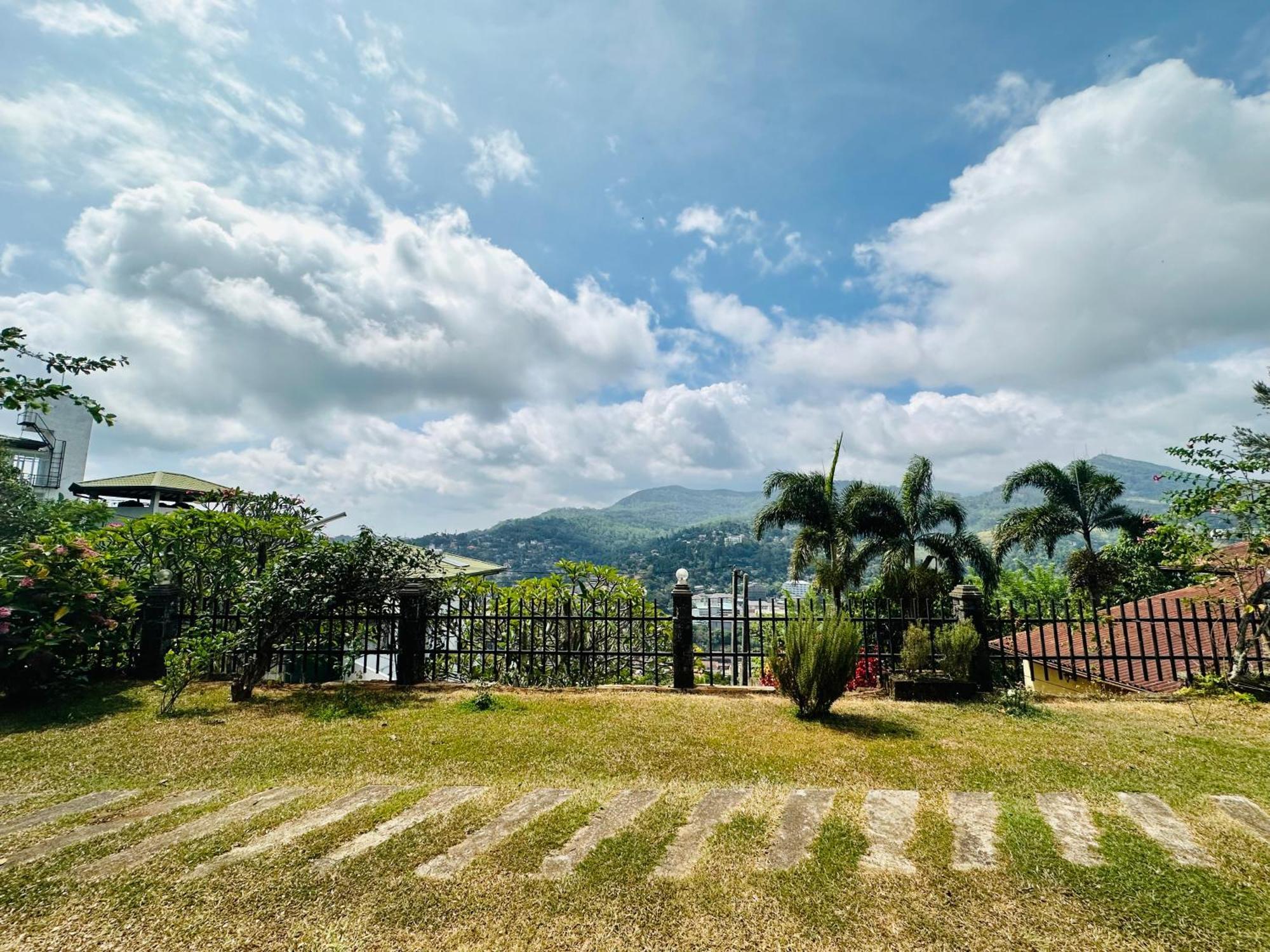 The Views Kandy - 360 Mountain View Esterno foto