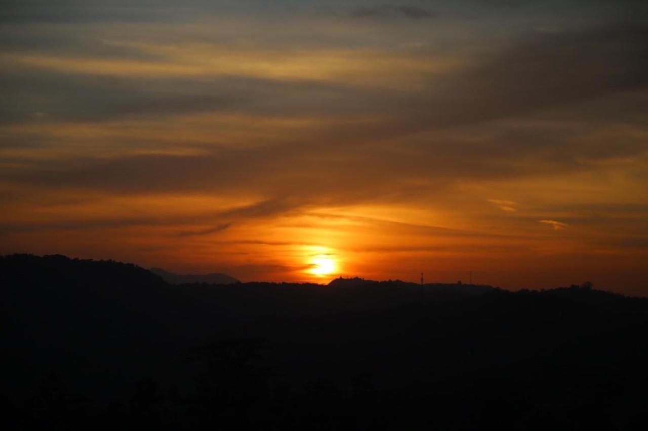 The Views Kandy - 360 Mountain View Esterno foto